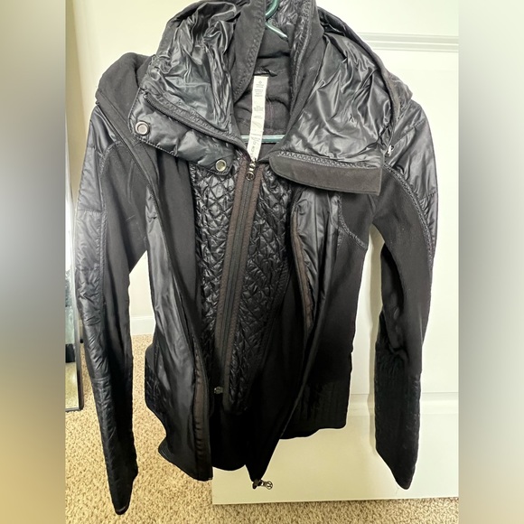 Lululemon Black Women’s Run Bundle Up Jacket - Picture 2 of 5